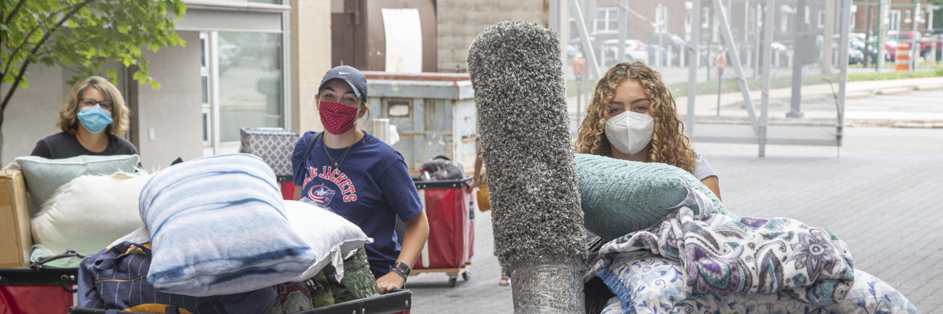 Students moving in during fall semester 2020.